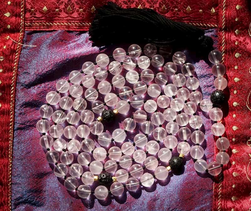Persian Mala: quarzo rosa, pietra lavica